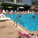 Melodi Club Apartahotel