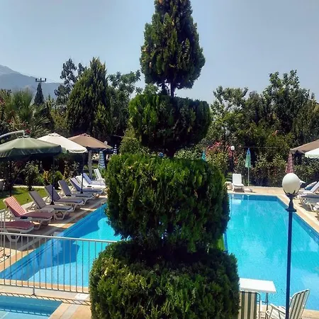 Ξενοδοχείο με διαμερίσματα Melodi Club 4*