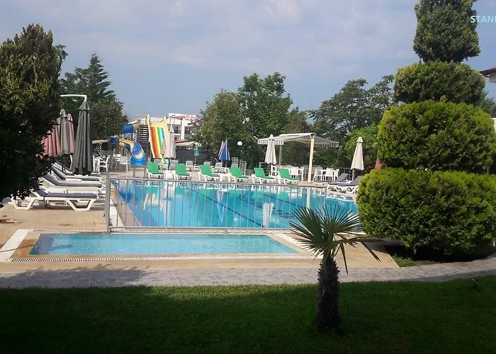 Melodi Club מלון דירות 3*